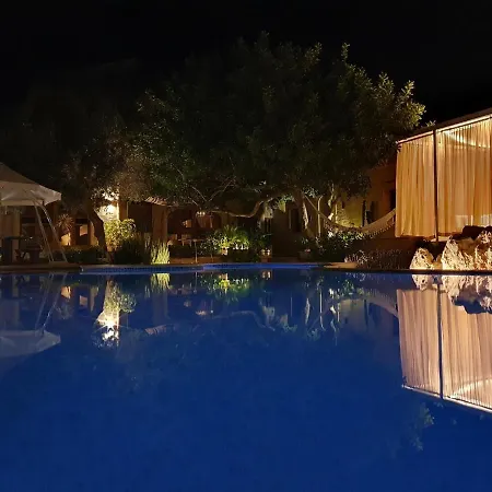 Id-dwejra, Country 3*