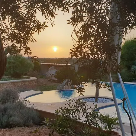 Id-dwejra, Country 3*