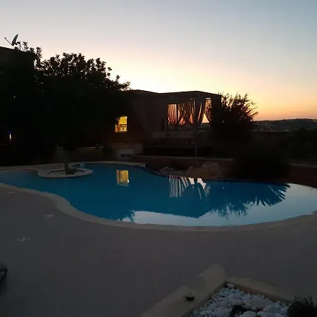 Bed & Breakfast Id-dwejra, Country