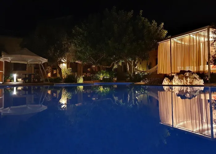 Id-dwejra, Country 3*