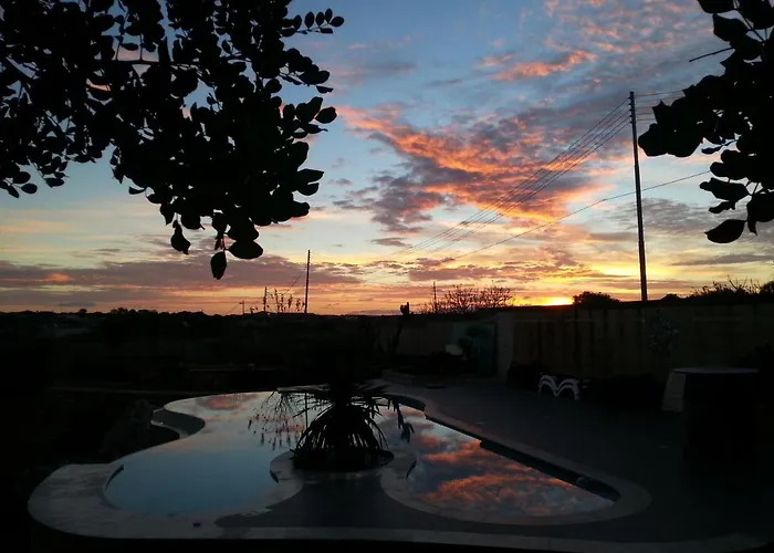 Id-dwejra, Country Bed and breakfast 3*