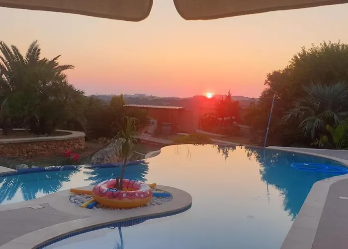 Id-dwejra, Country Bed and breakfast 3*